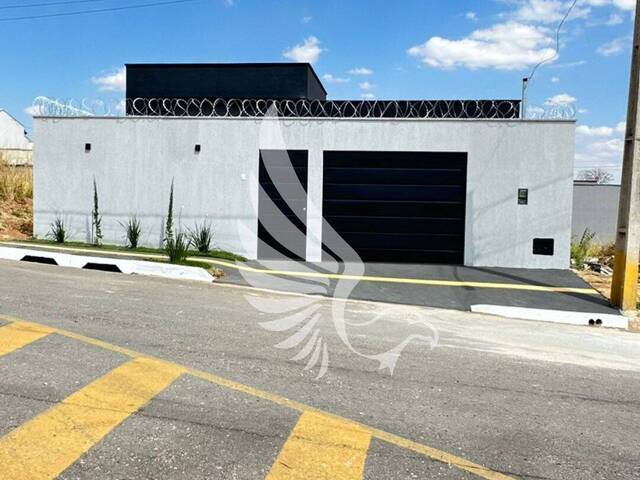 #121 - Casa para Venda em Senador Canedo - GO - 2
